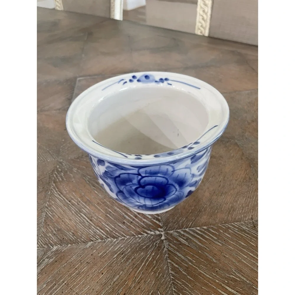 Vtg Chinoiserie Asian Blue & White Porcelain Flower Planter Pot 4.25 x 6.5